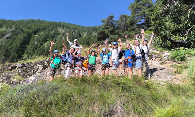 01.PHOTO GROUPE VIA FERRATA.jpg